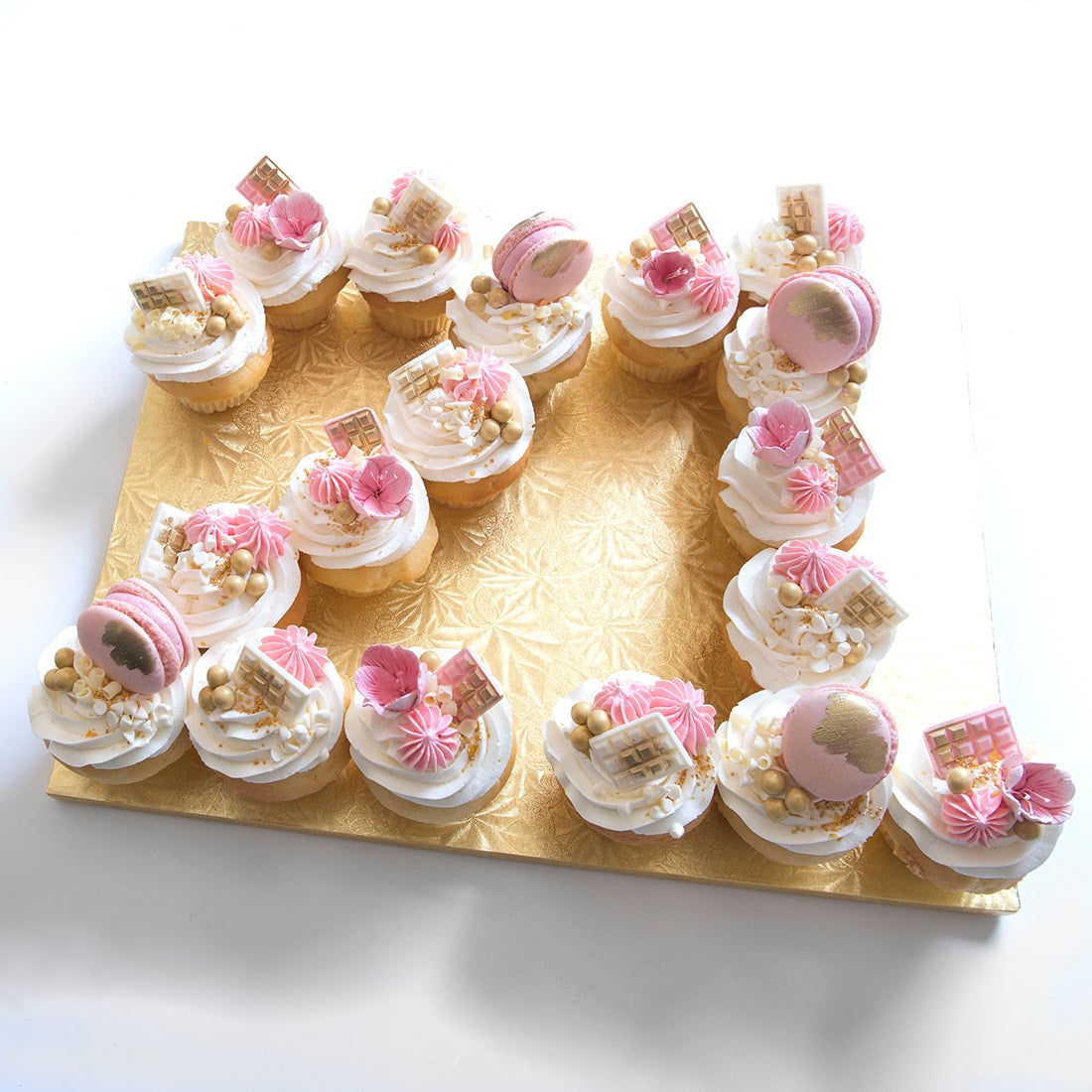 Number 4 birthday cake cupcakes